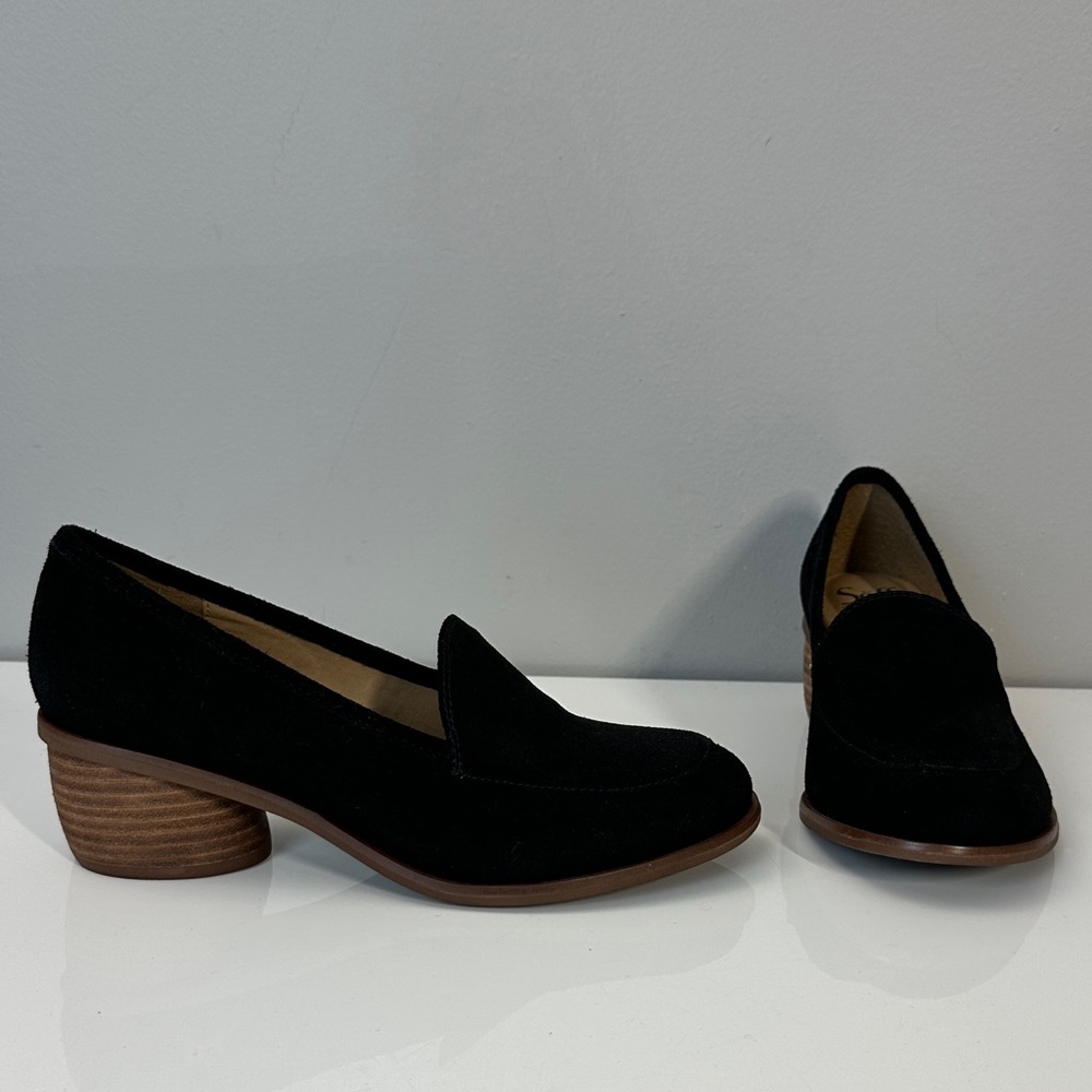 Sofft Black Loafers with Brown Heel